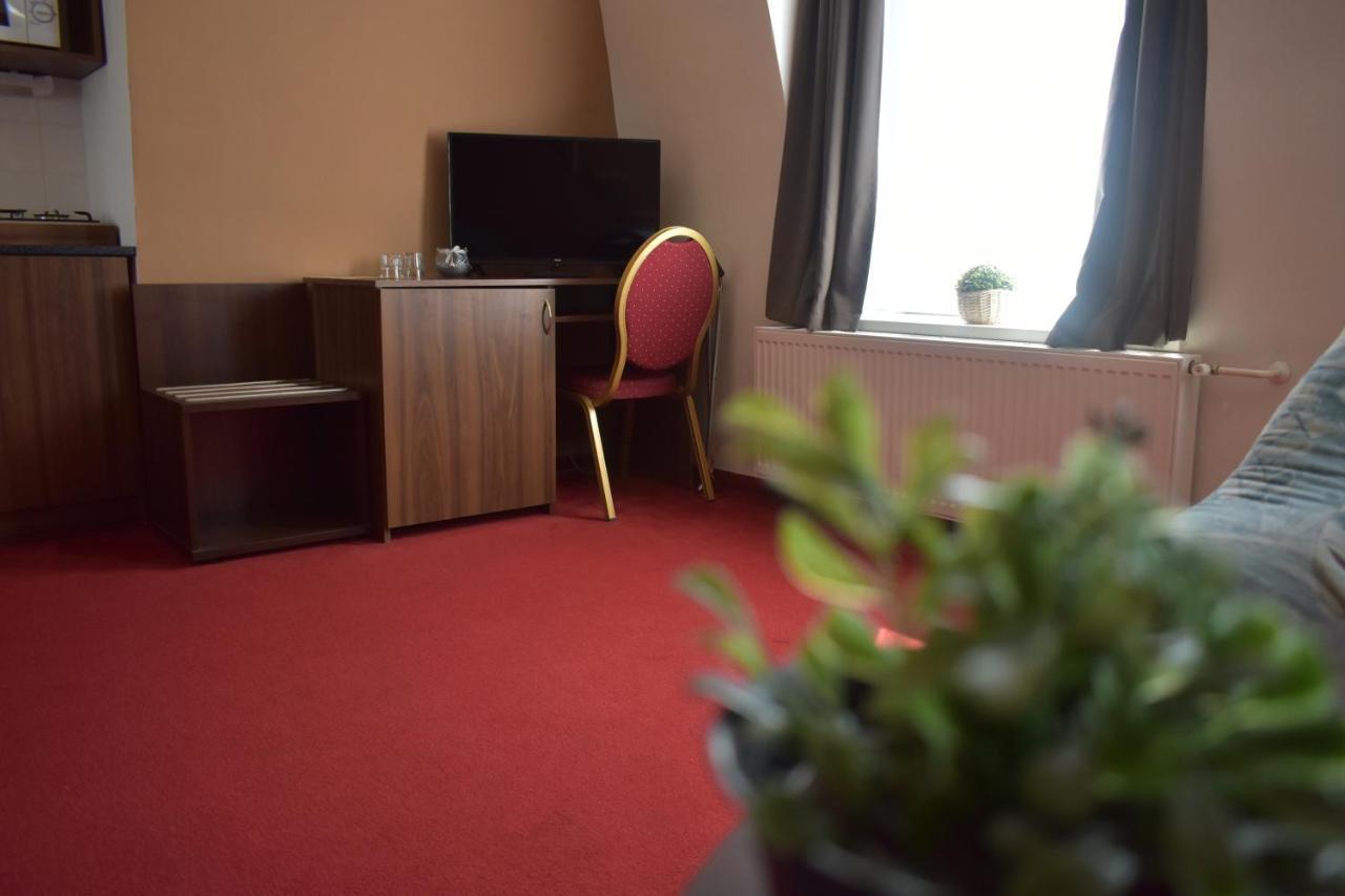 Hotel Cerny Orel Zatec Dış mekan fotoğraf