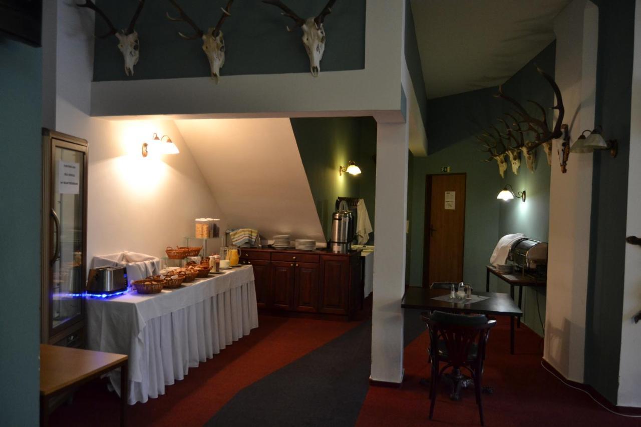 Hotel Cerny Orel Zatec Dış mekan fotoğraf